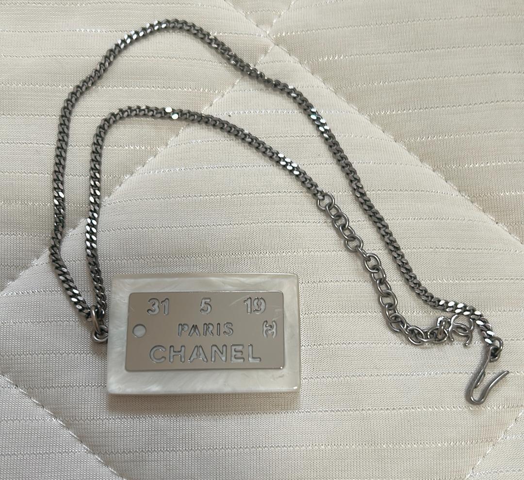 ⭐︎CHANEL⭐︎ プレート型ネックレス シルバー