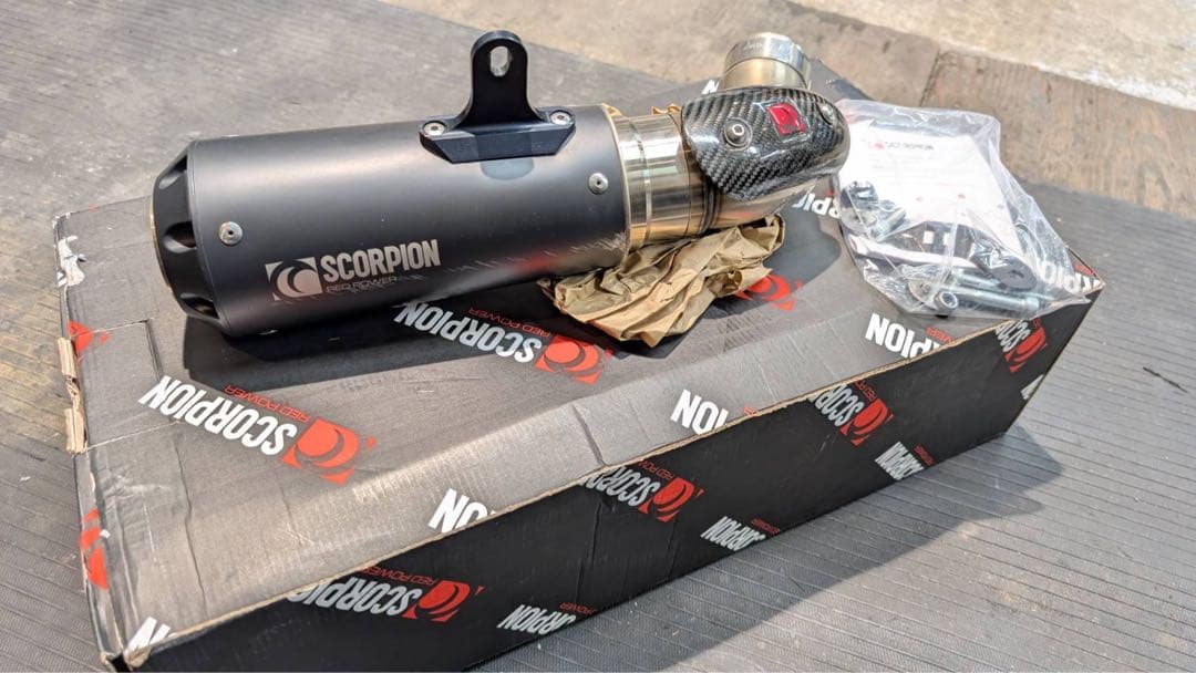 SCORPION スリップオンマフラー