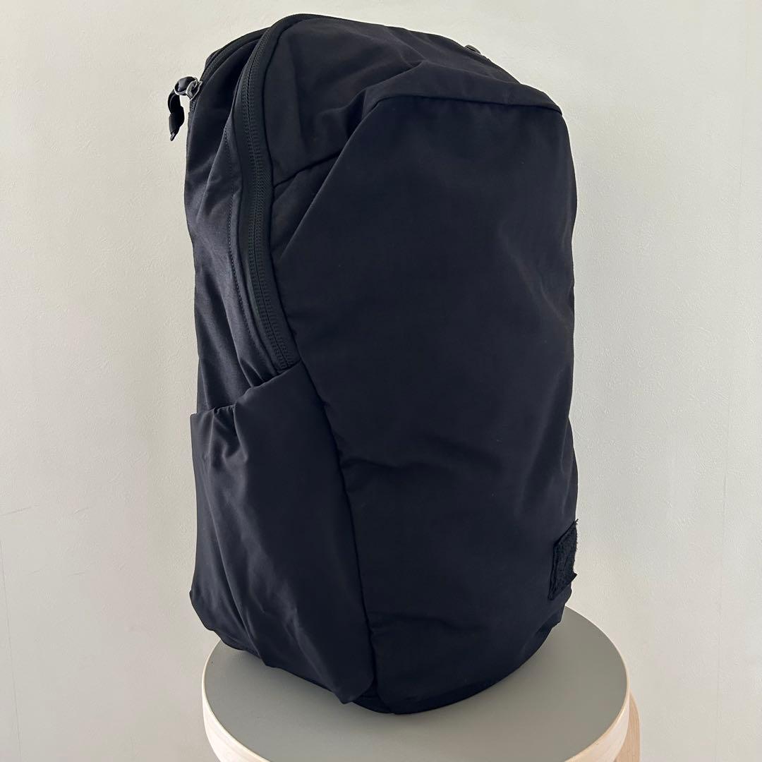 【美品】EVERGOODS CIVIC HALF ZIP 26L バックパック黒
