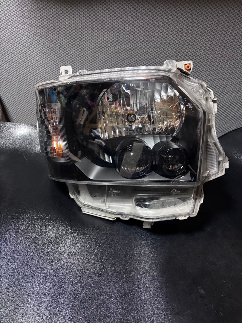 ハイエース　ヘッドライト　6型　インナーブラック