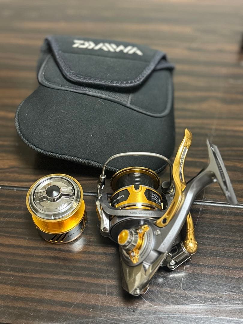 今週末で出品終了しますダイワトーナメントリールカエスプールセット