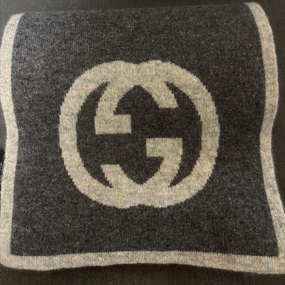 【GUCCIグッチ】インターロッキングロゴマフラーカシミヤグレー年末セール中！