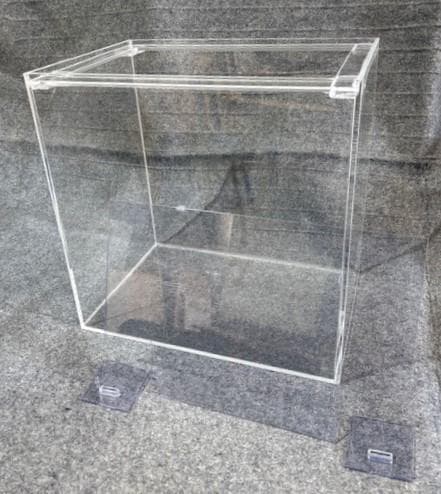 （在庫整理）アクリル水槽。6×5t（450×300×450）(フタ付）