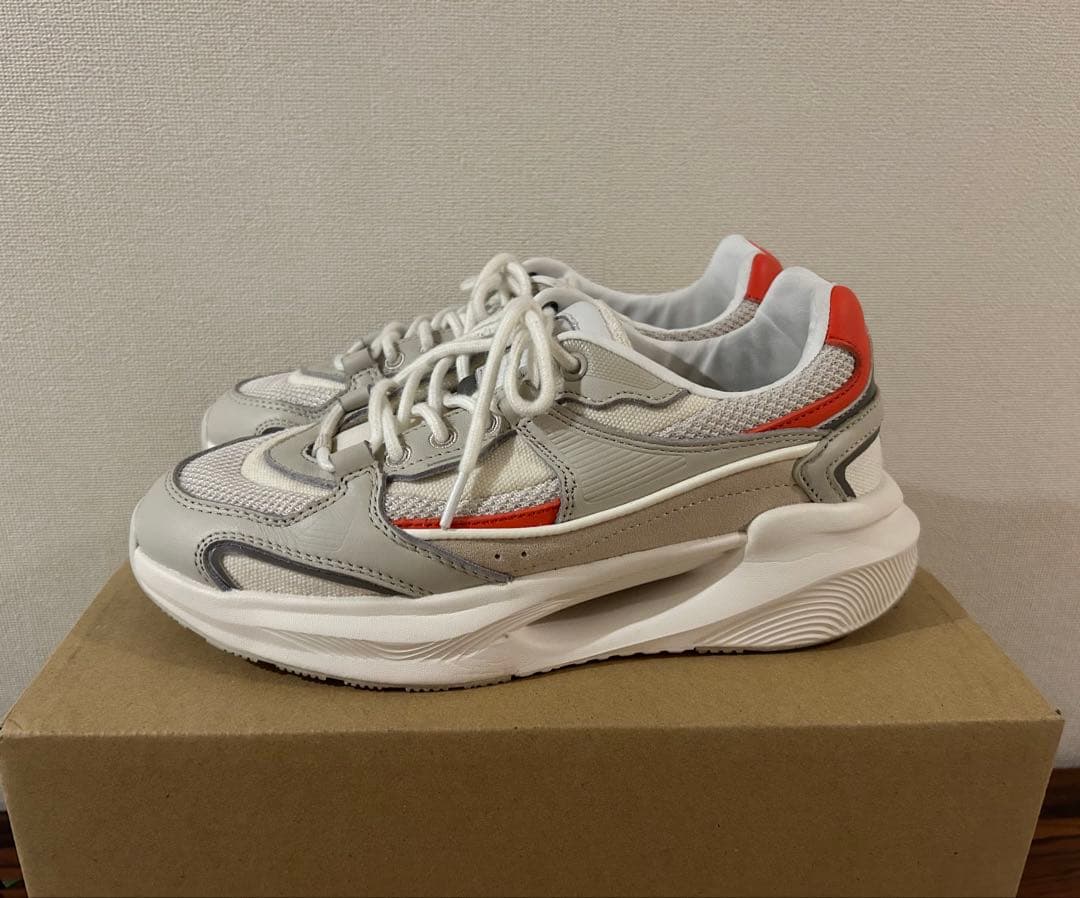 D.A.T.E. デイトVELA HYBRID IVORY