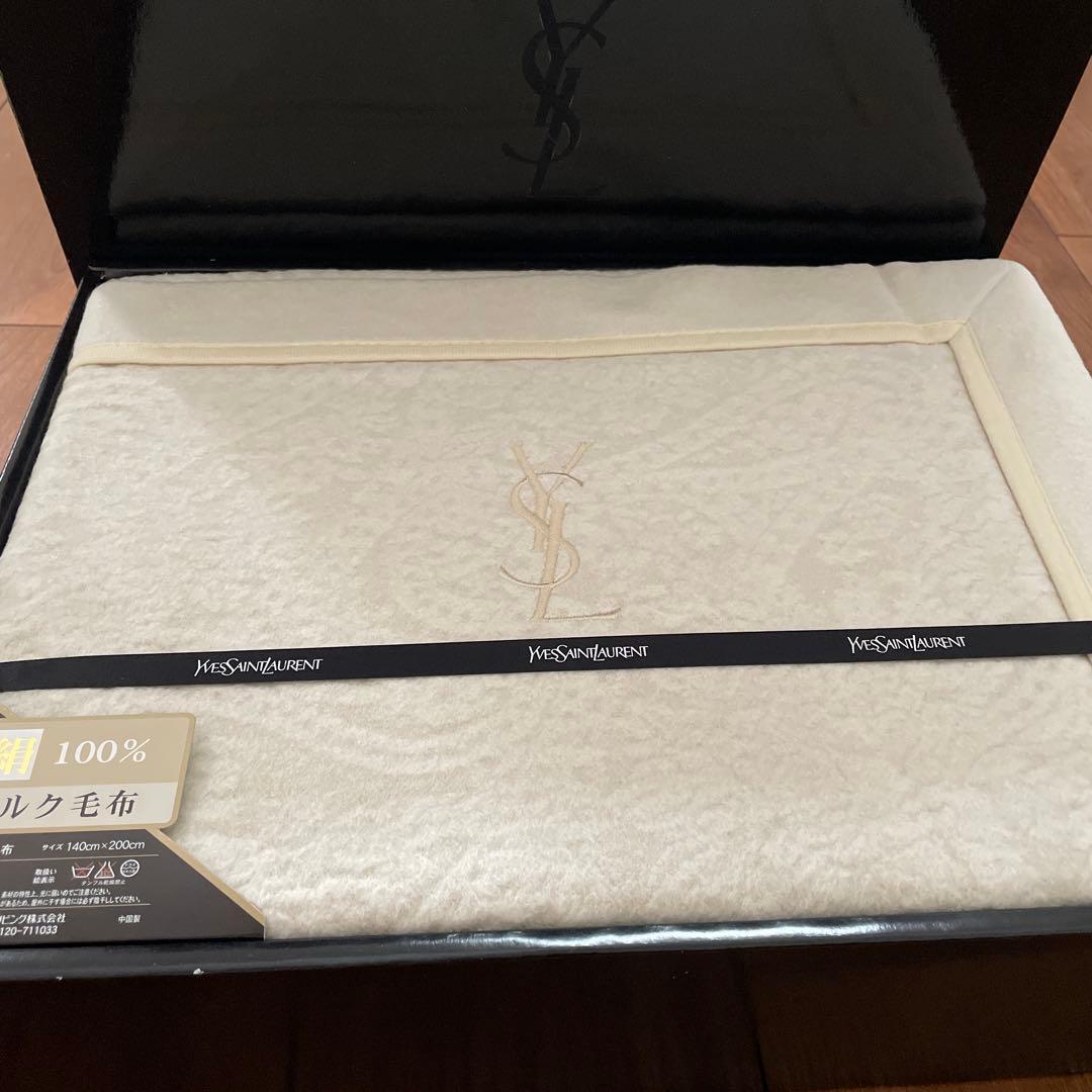 【新品】Yves Saint Laurent シルク100% ブランケット毛布