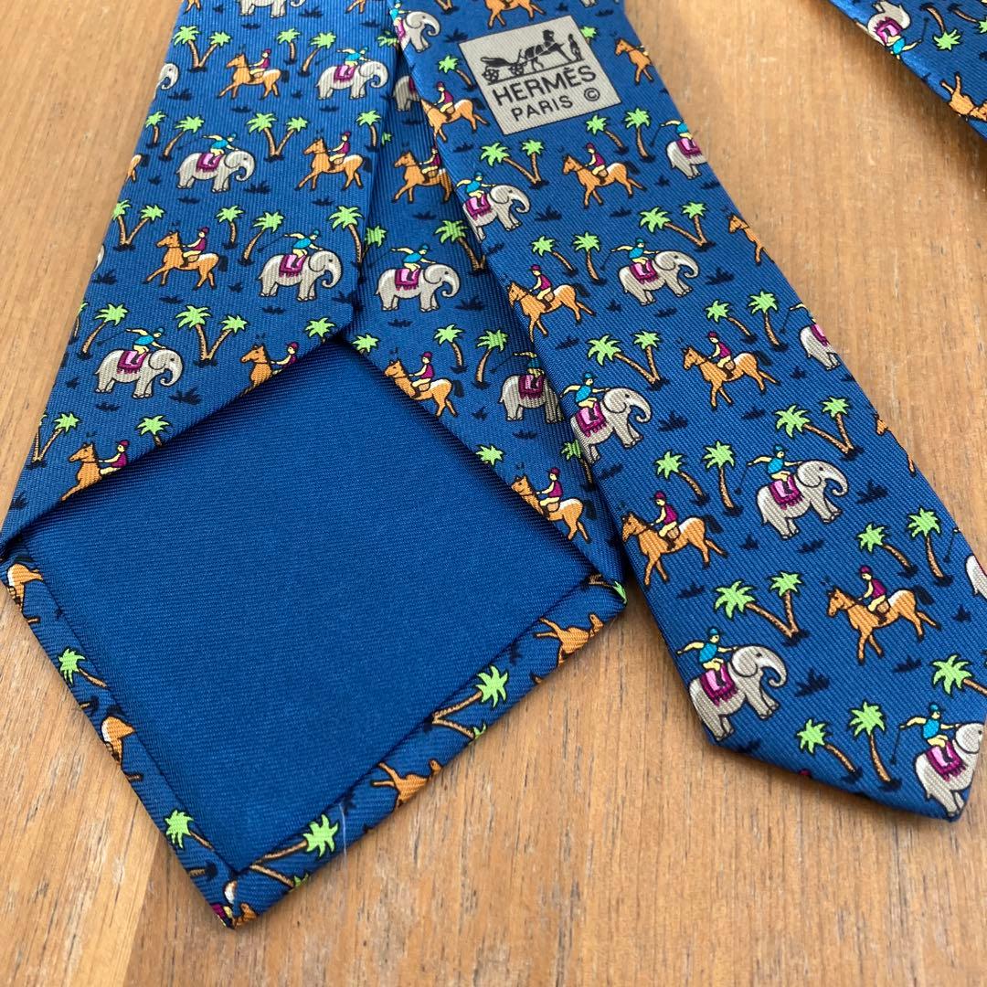 ぶ*ー様 【新品】HERMES ネクタイ ブルー 動物柄 シルク ケース付き