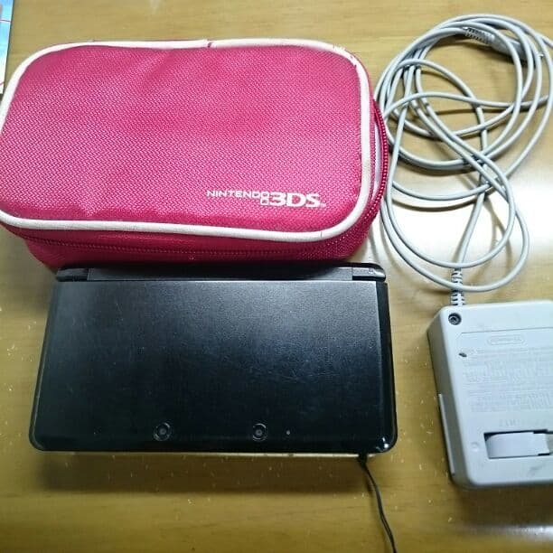 値下げ交渉OK！任天堂3DS本体　充電器付き