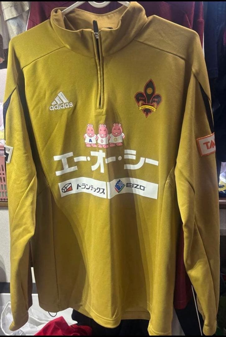 ツエーゲン金沢　adidas ゴールド ジップアップ ピステ XO