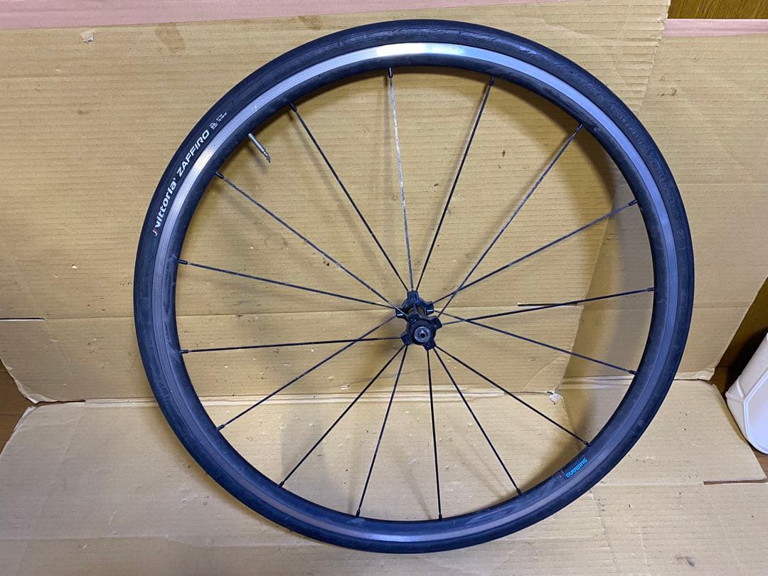 シマノ　WH-RS300 フロントのみ