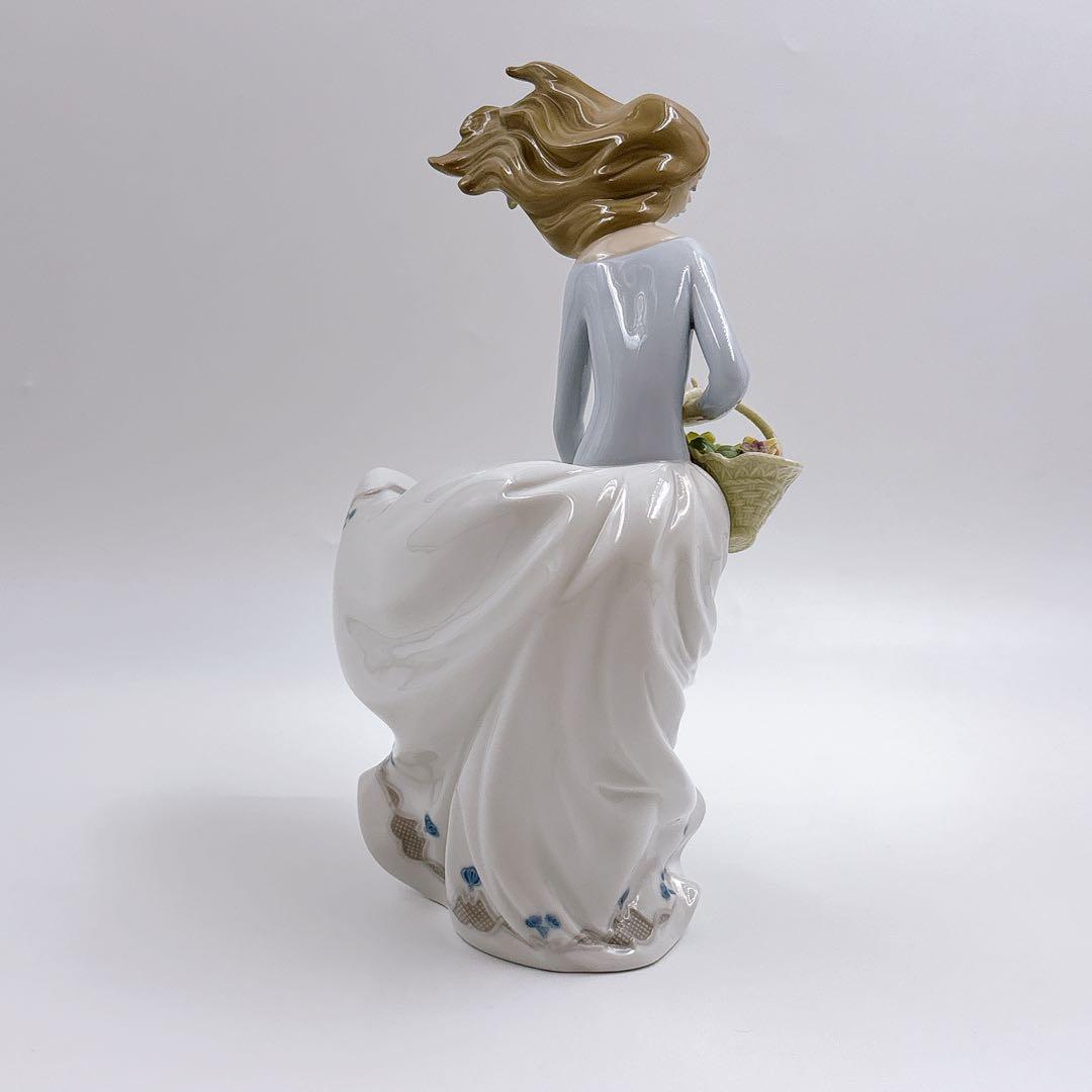 LLADRO リヤドロ 風のいたずら #6767