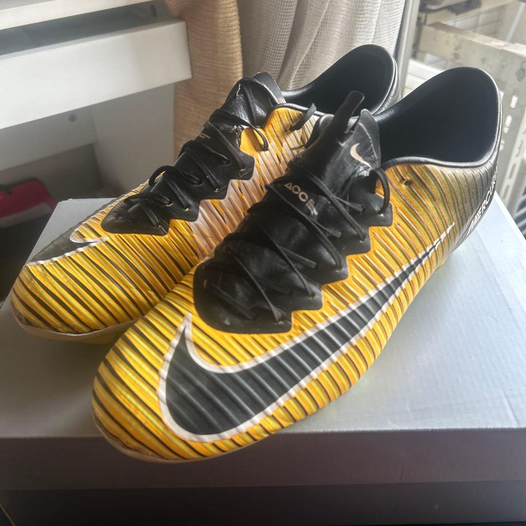Nike マーキュリアルヴェイパー11