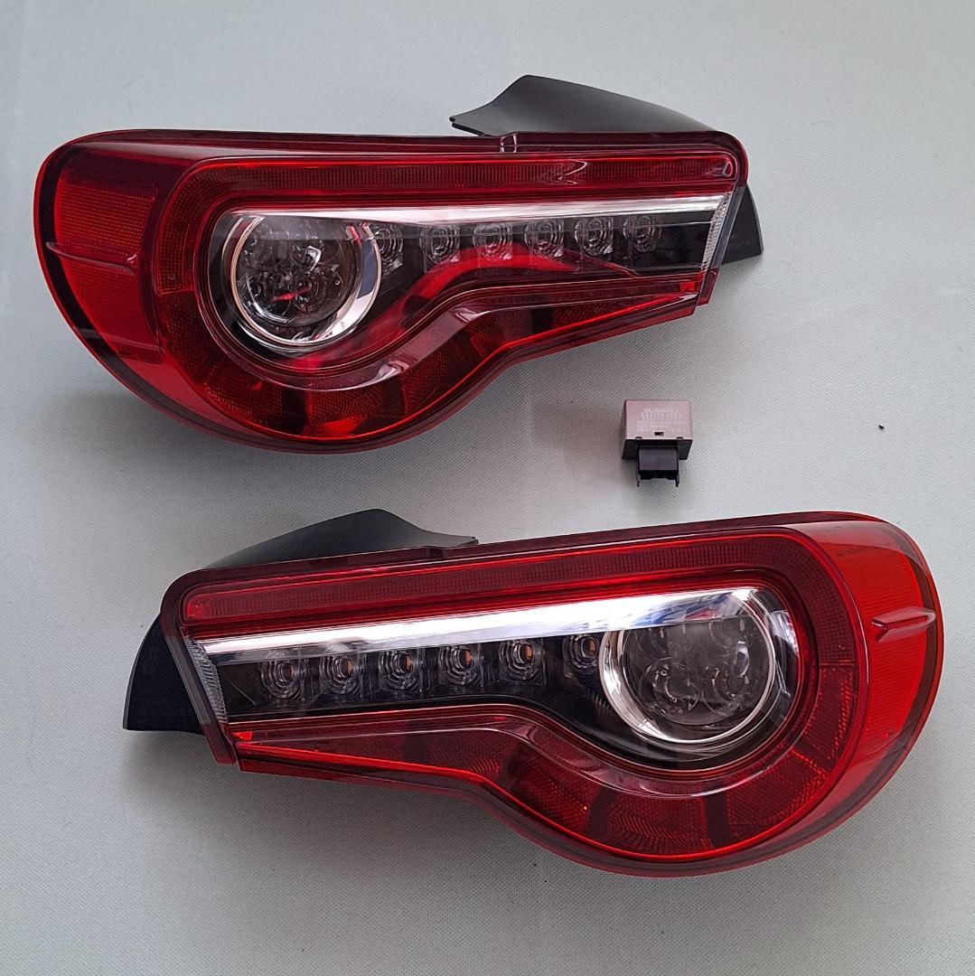 ミ*ジ様 TOYOTA トヨタ 86 ハチロク ZN6 テールランプ 後期 純正