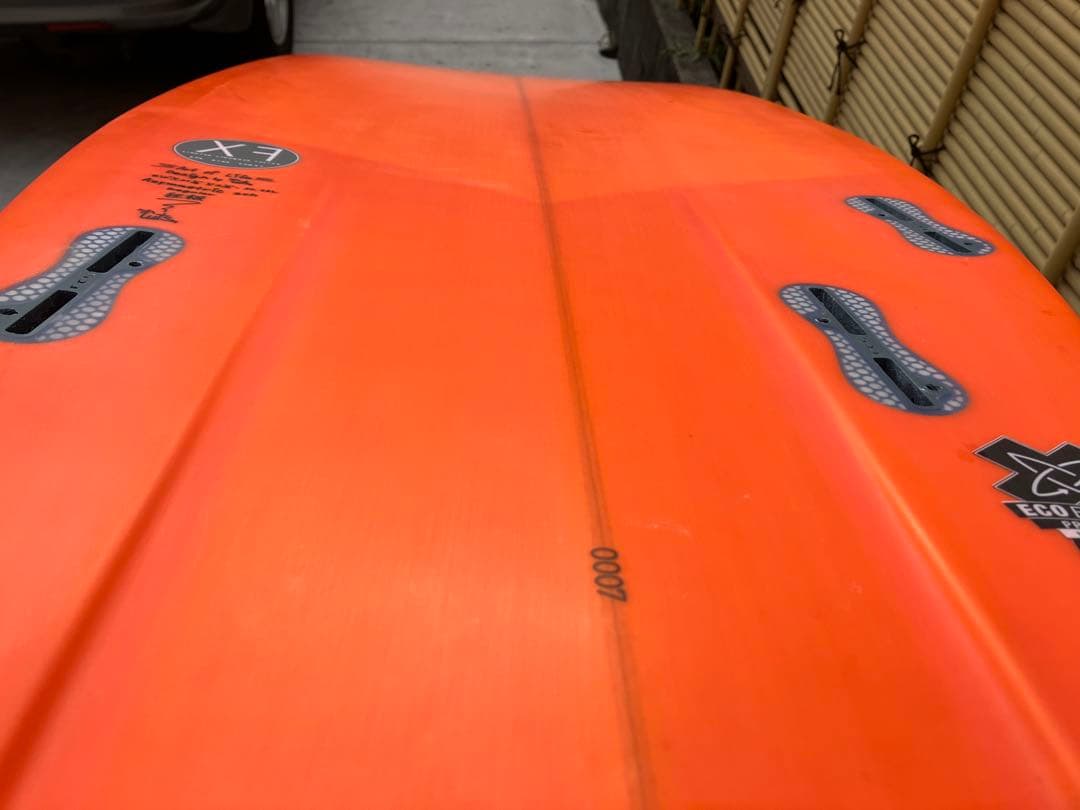 美品INSANEサーフボードグッドサイズ5.10アシンメトリーレギュラースタンス