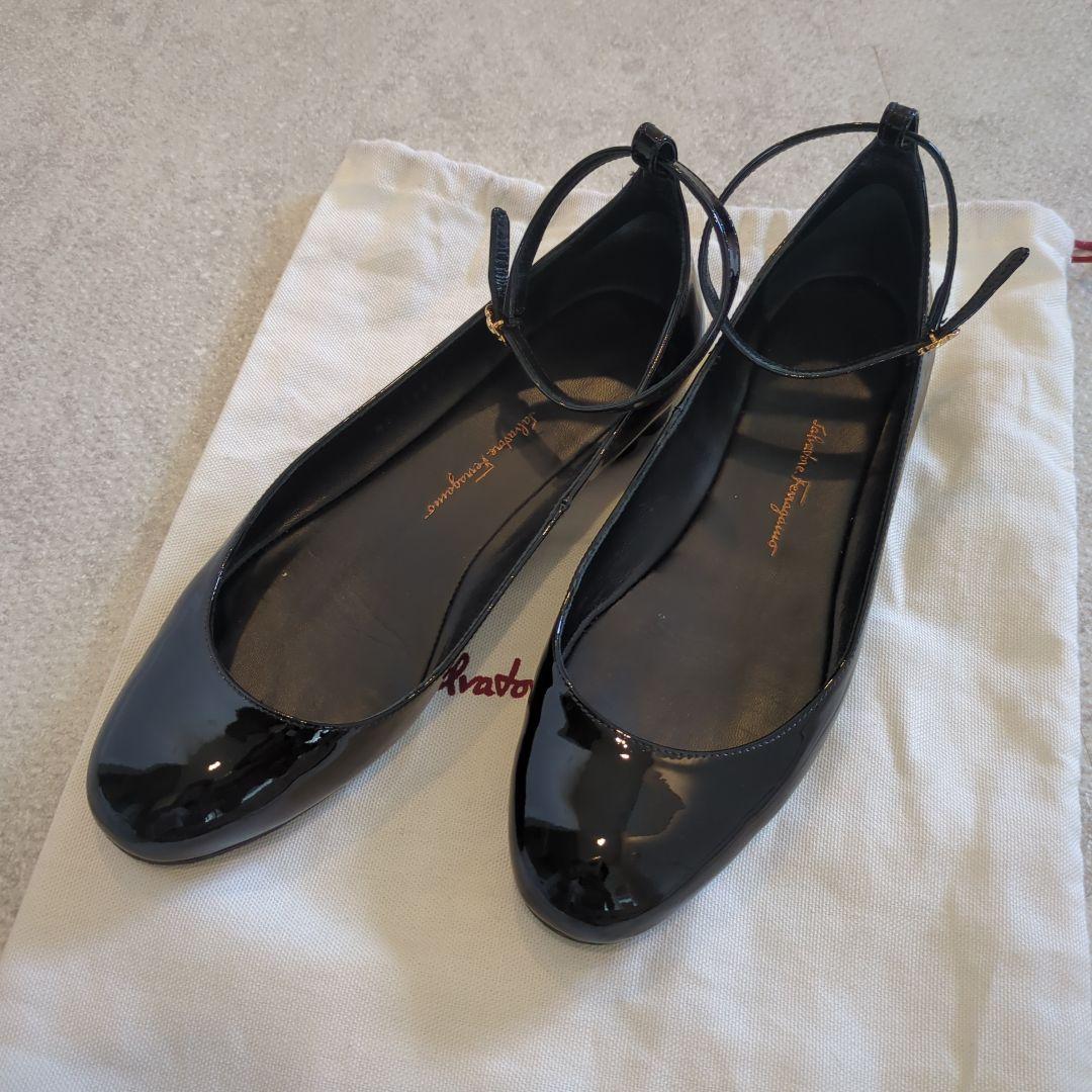新品美品　フェラガモ　ストラップバレエシューズ