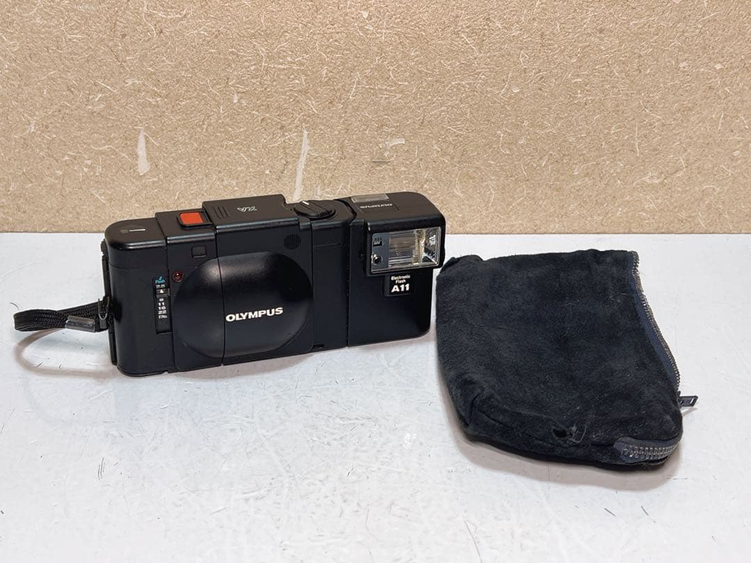 Olympus XA 35mm コンパクトフィルムカメラ A11フラッシュ付き