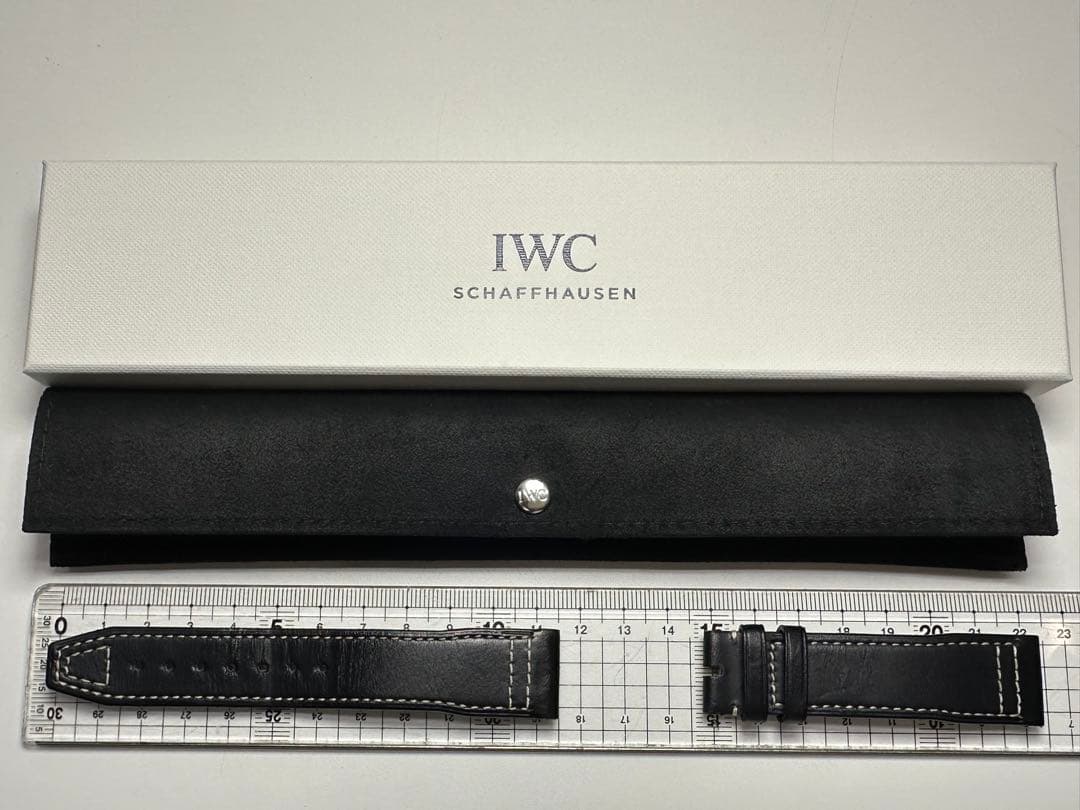 IWC ブラックレザーベルト 専用ケース付き