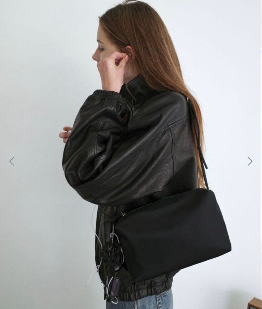 LOW CLASSIC＊CARAMEL BOX BAG BLACK