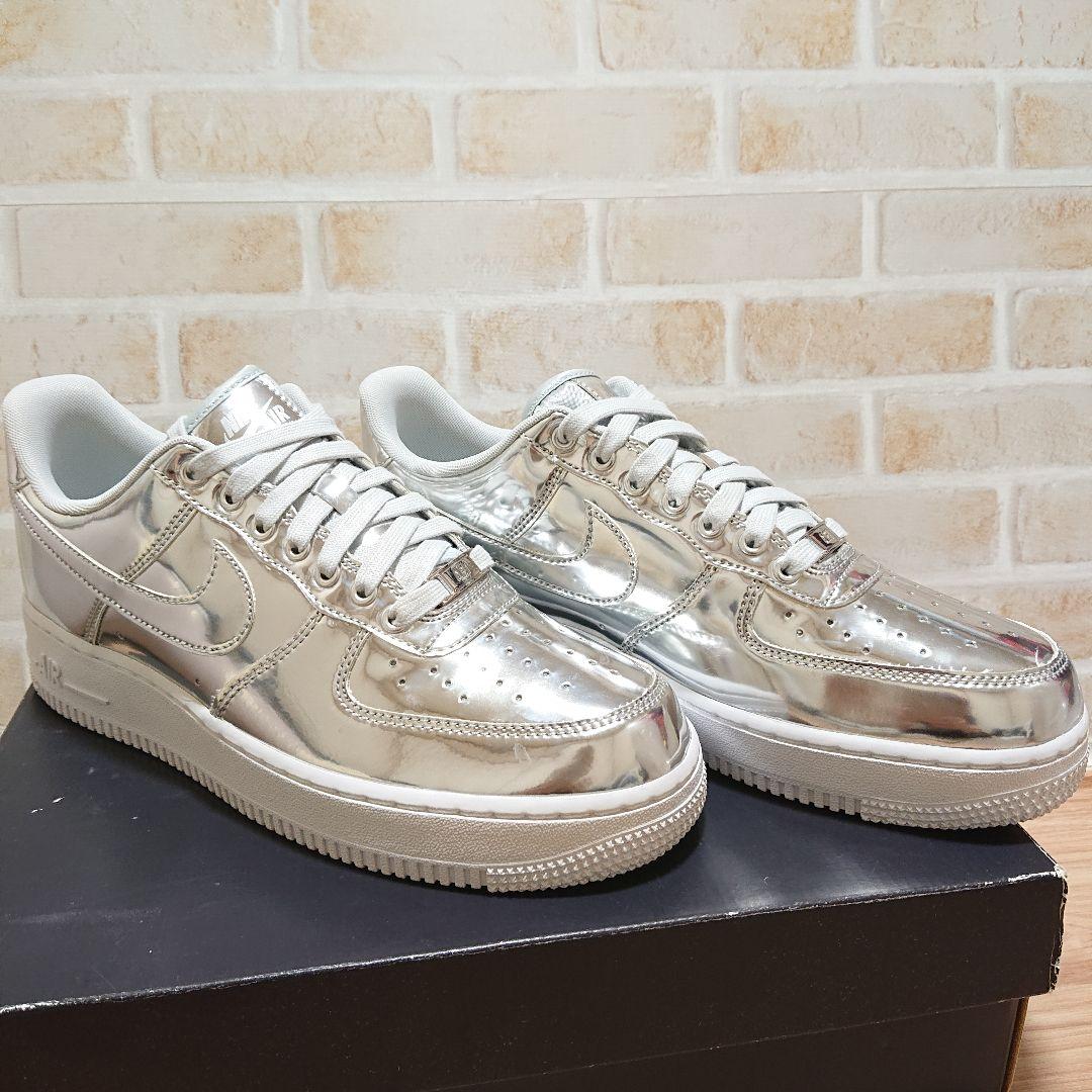 NIKE AIR FORCE 1 ナイキ エアフォース1 メタリック シルバー