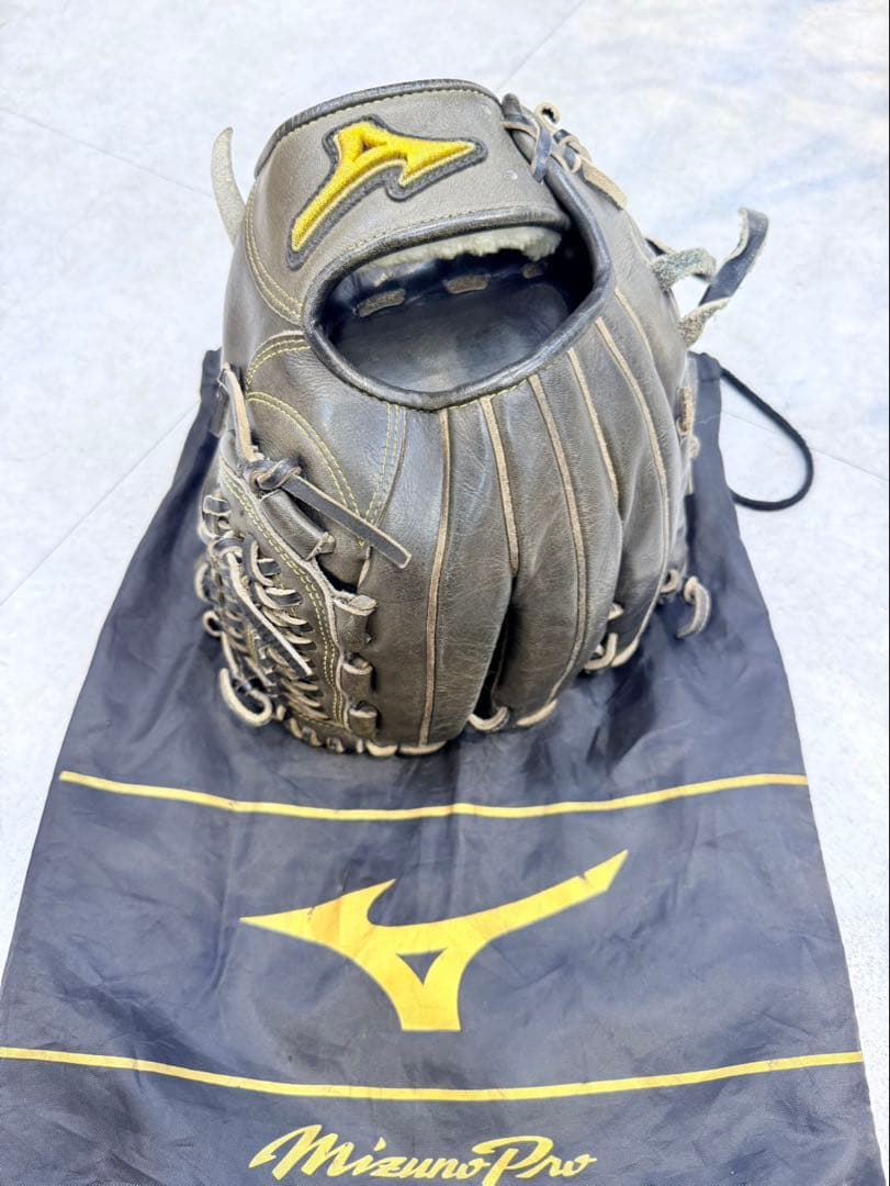 ミズノプロ 硬式内野手用 黒 袋有