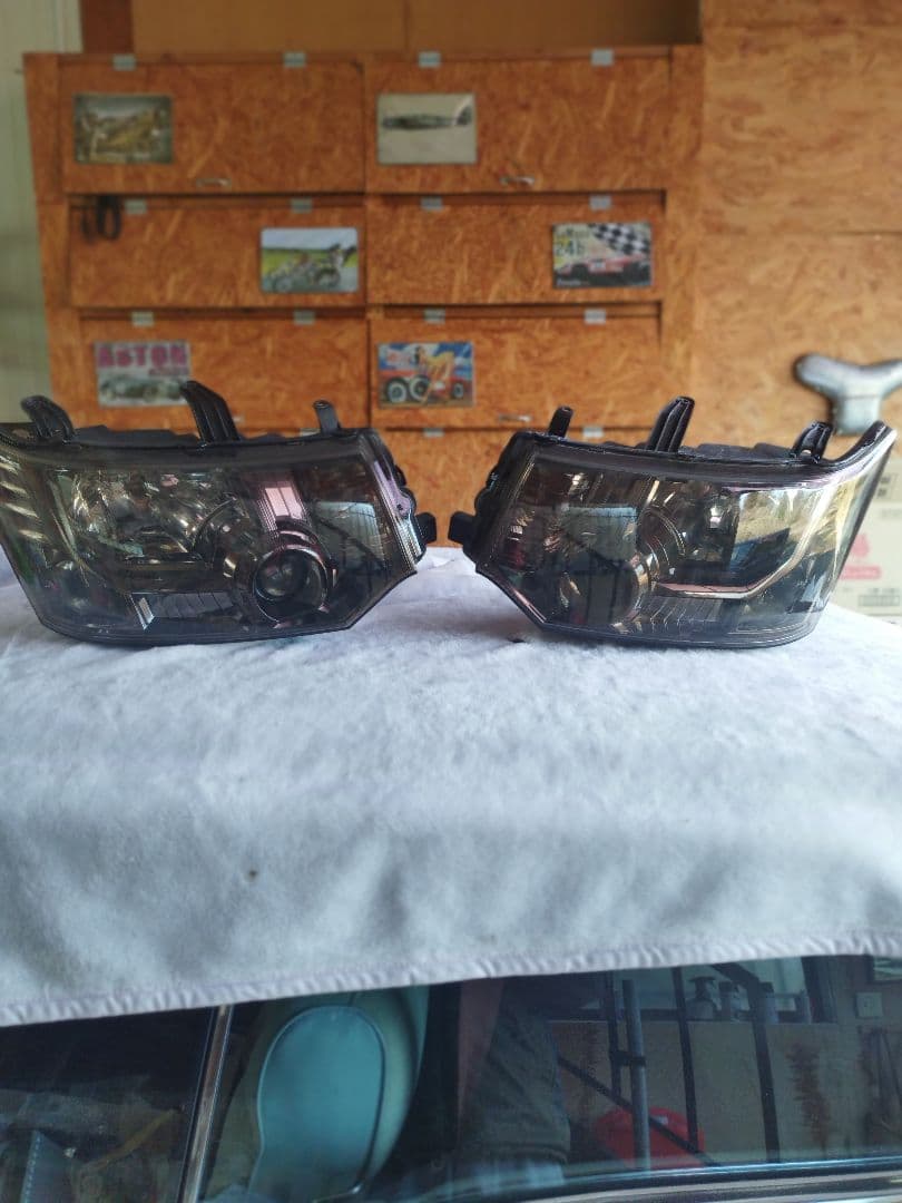 20日まで価格！CV2W デリカd5 スモークヘッドライト 純正バラスト付