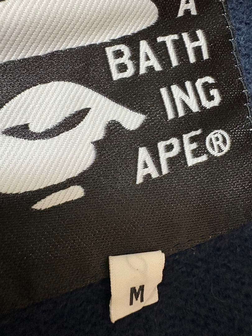 と*ち様 A BATHING APE スタジャン M