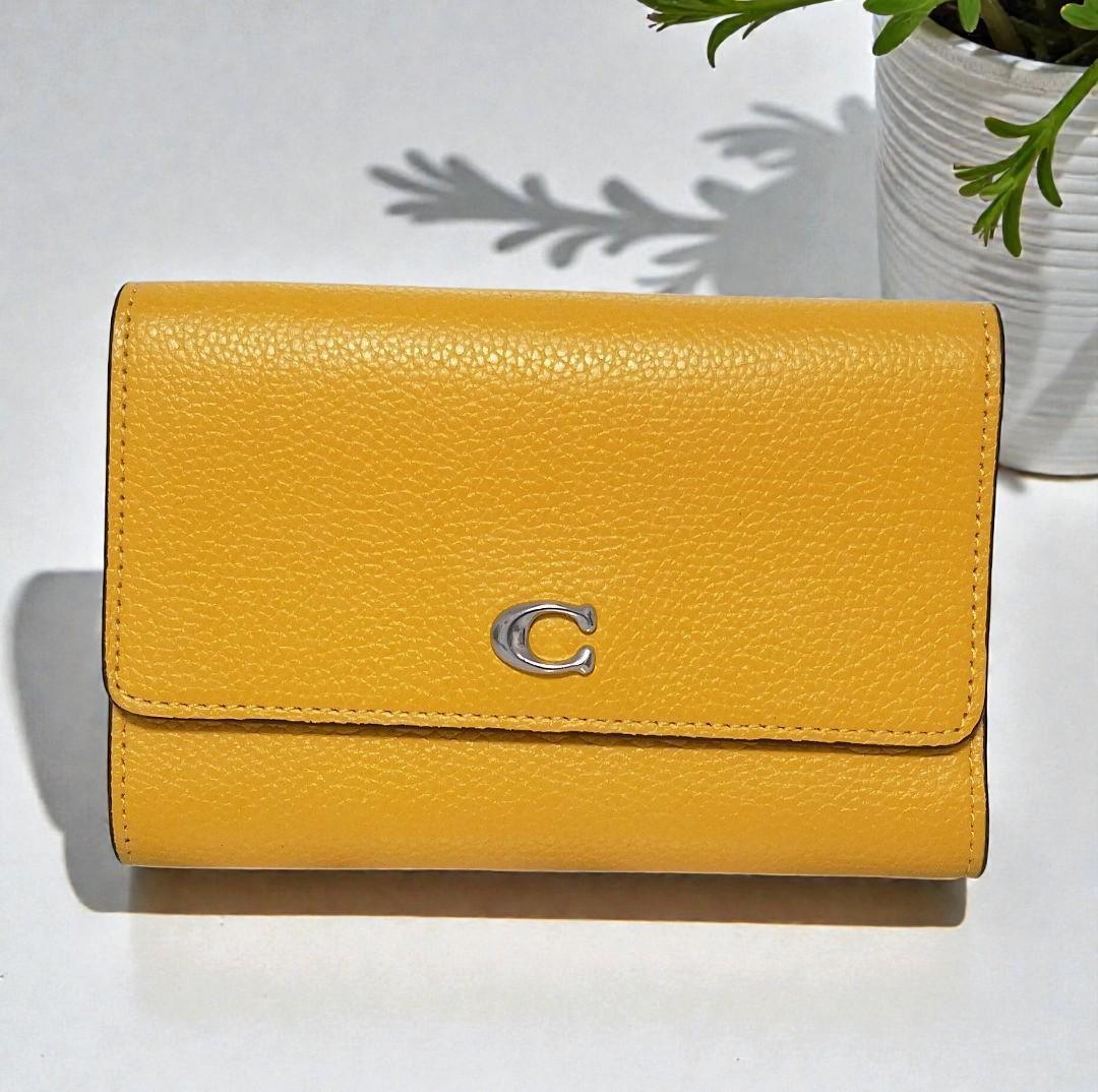 【美品】COACH コーチ エッセンシャルミディアムフラップウォレット