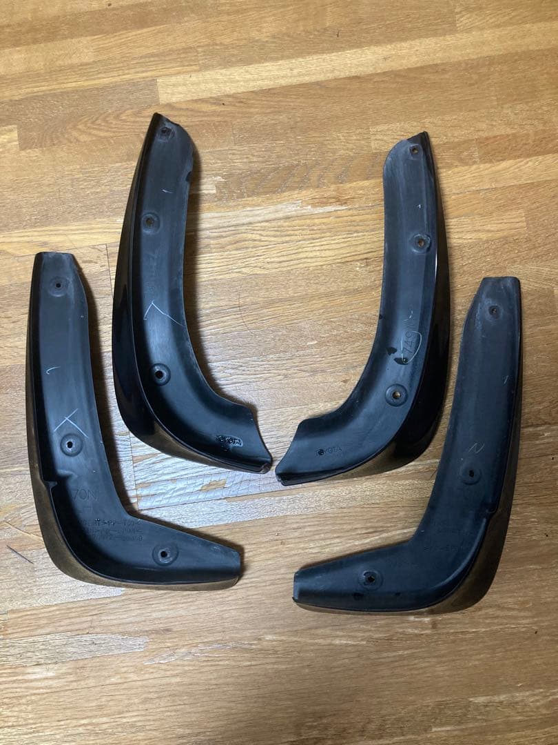 希少30後期セルシオ　 マッドガード　トヨタ202ブラック　オリジナル塗装